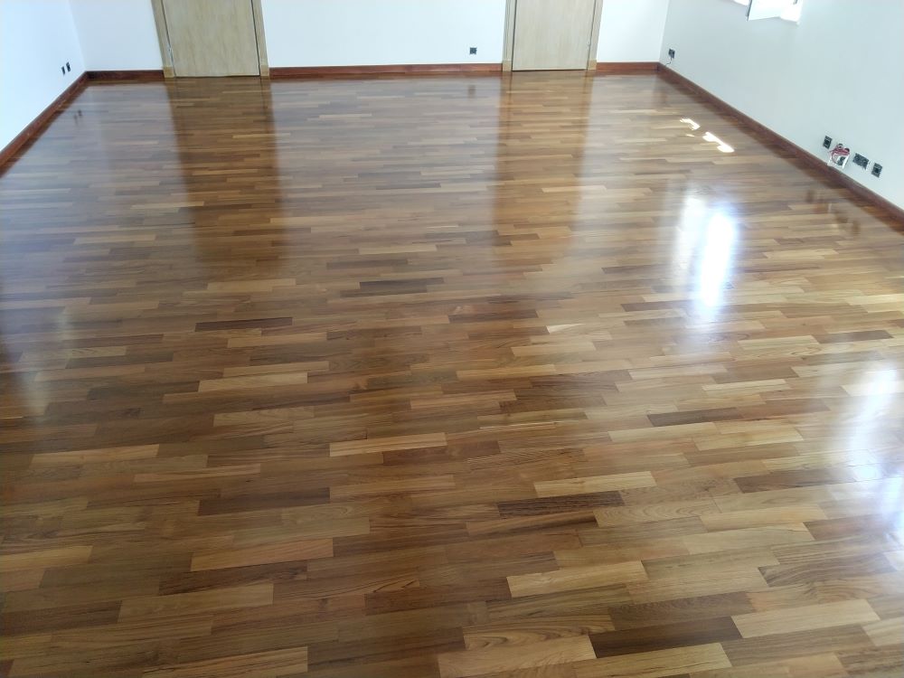 photo d'un chantier rénovation d'un parquet